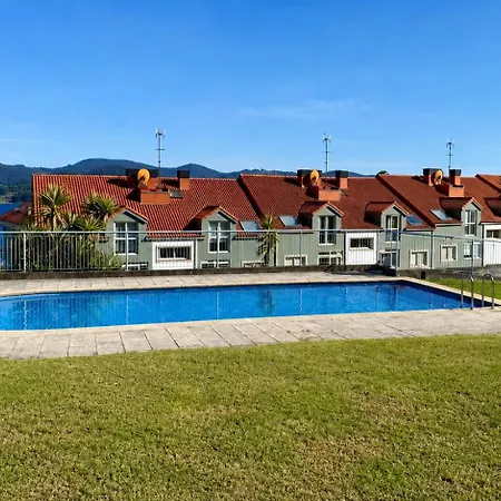 Covelo Sea Pool Apartman